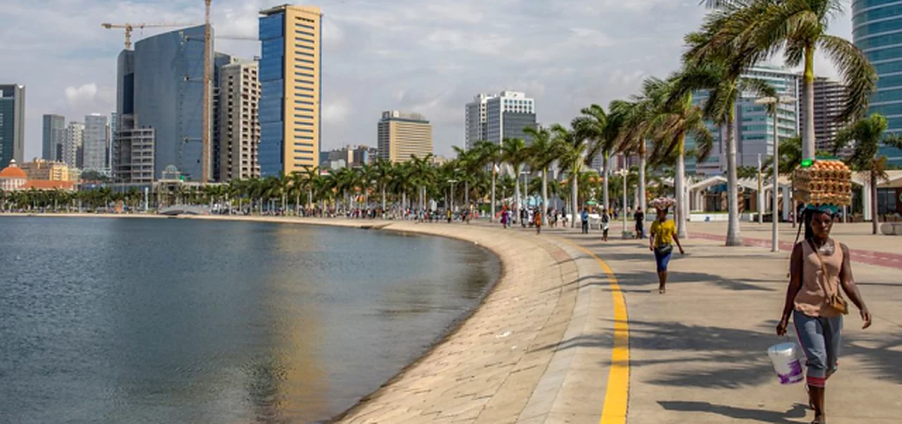 Baía e marginal de Luanda